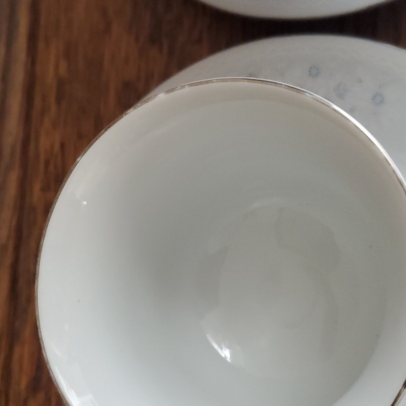 Liling Brocade Blue and Pink Set of 5 Tea Cups and 6 Saucers - Picture 13 of 16